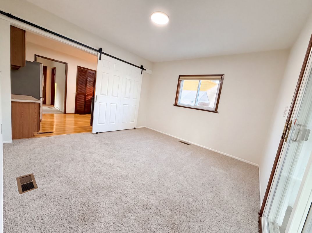 Property photo 3 of 35115 University St