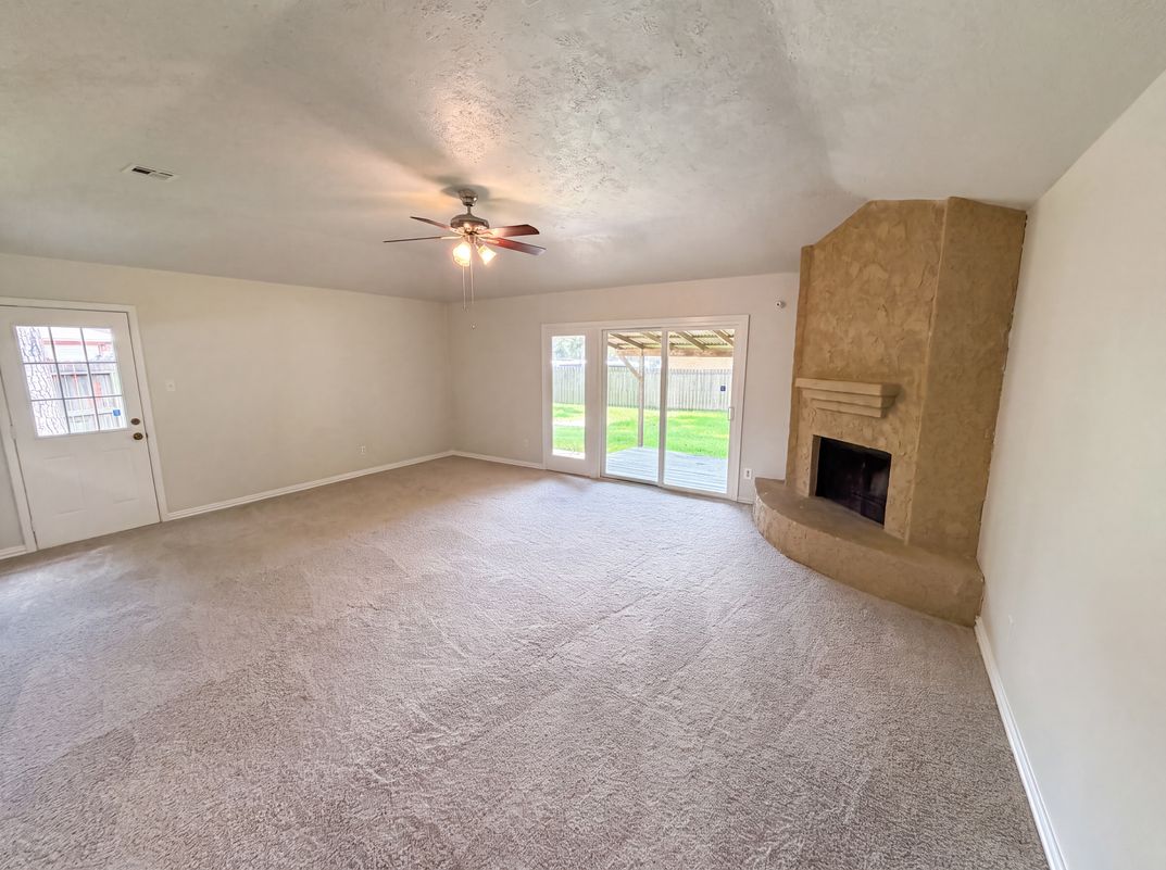 Property photo 3 of 17014 Fid Ct