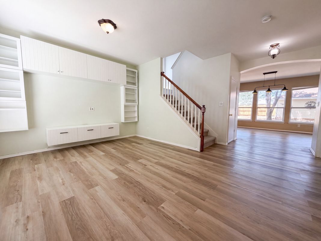 Property photo 3 of 5759 Midcrown Dr