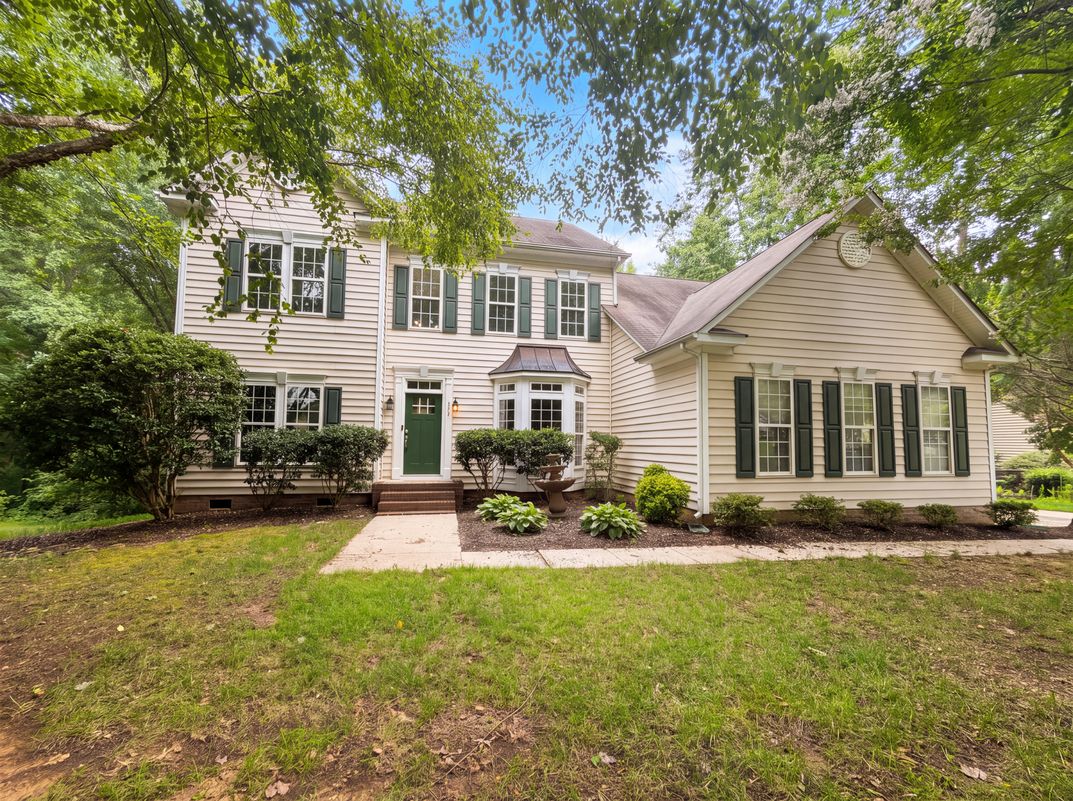 Property photo 1 of 153 Montrose Dr