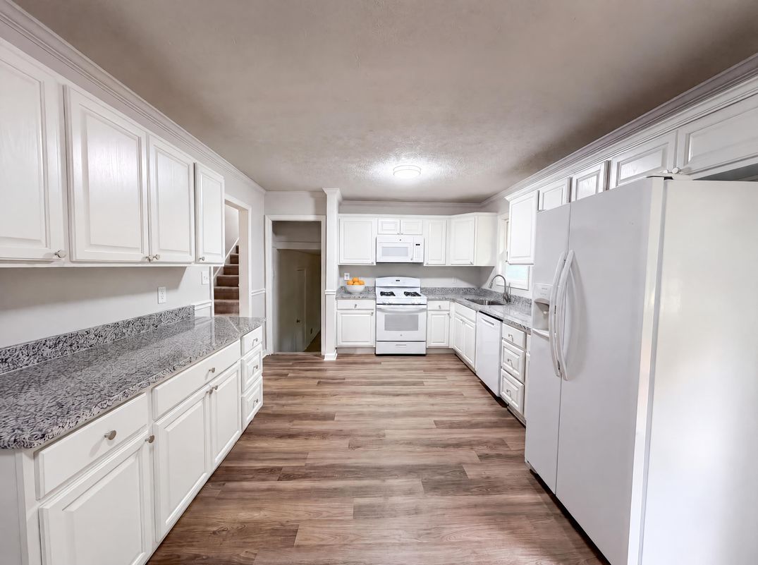 Property photo 2 of 3691 Lavilla Dr