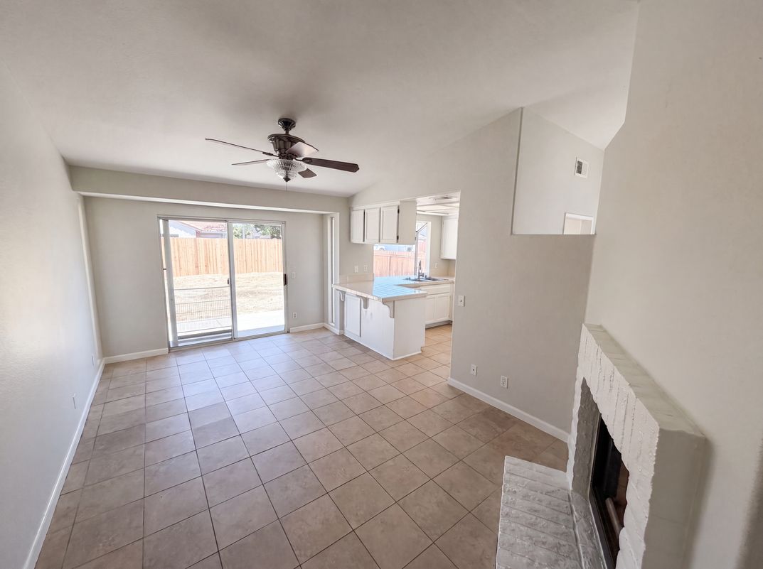 Photo 11 of 23 of 2758 Alne Dr, Hemet, CA