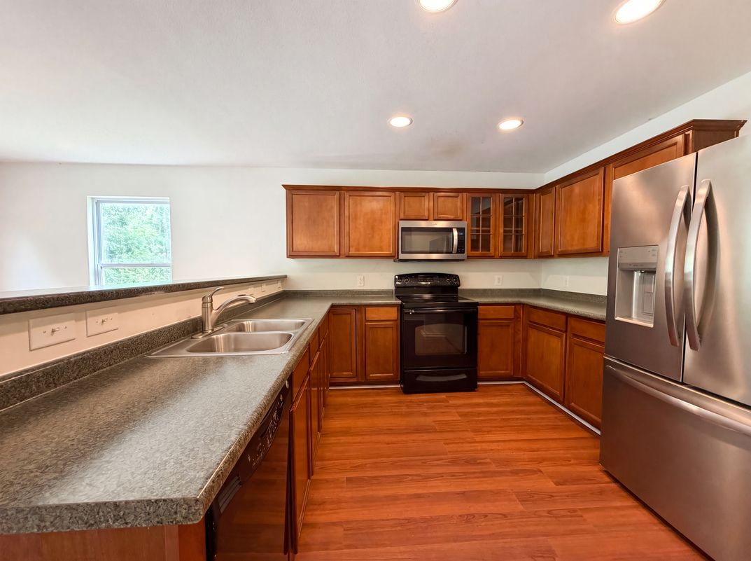 Property photo 2 of 382 Kendall Dr
