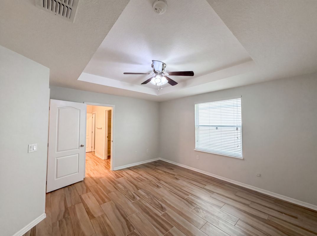Photo 11 of 24 of 1048 Bethpage Rd, Auburndale, FL