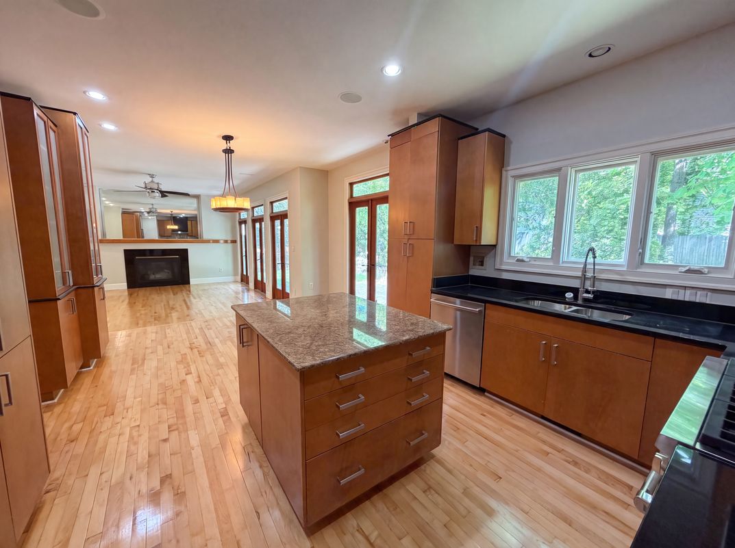 Property photo 2 of 3621 Rolridge Rd