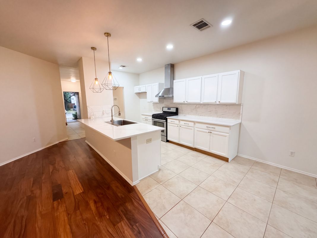 Property photo 2 of 509 Paso Fino Trl