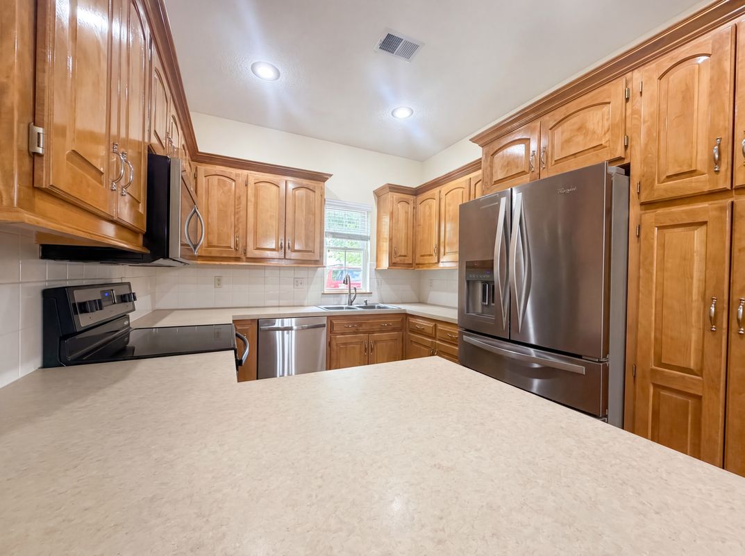 Property photo 2 of 8331 Greely Ave