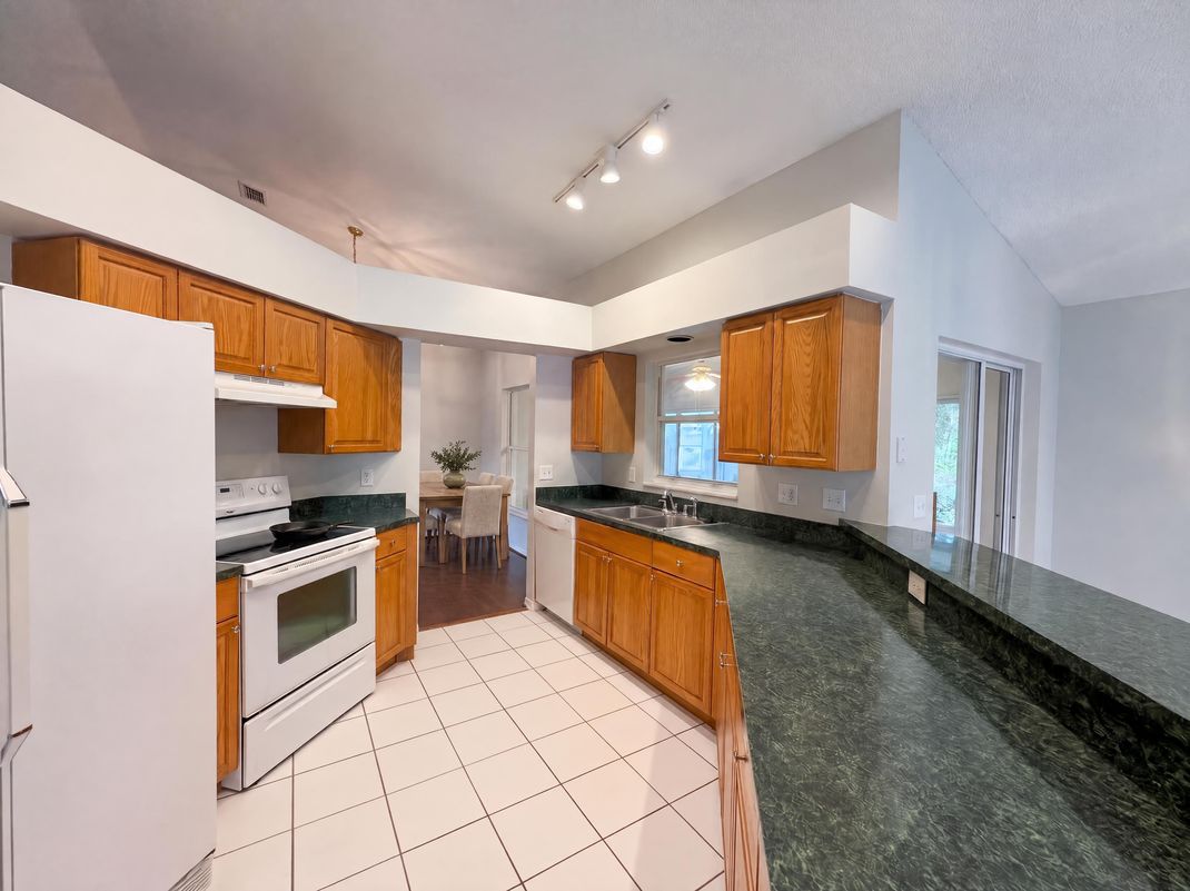 Property photo 2 of 11535 Clair Pl