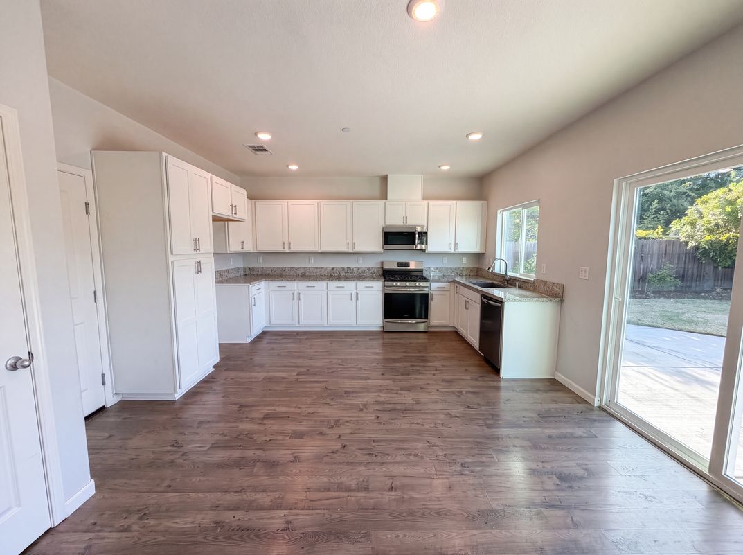 Property photo 2 of 8224 Kossum Way
