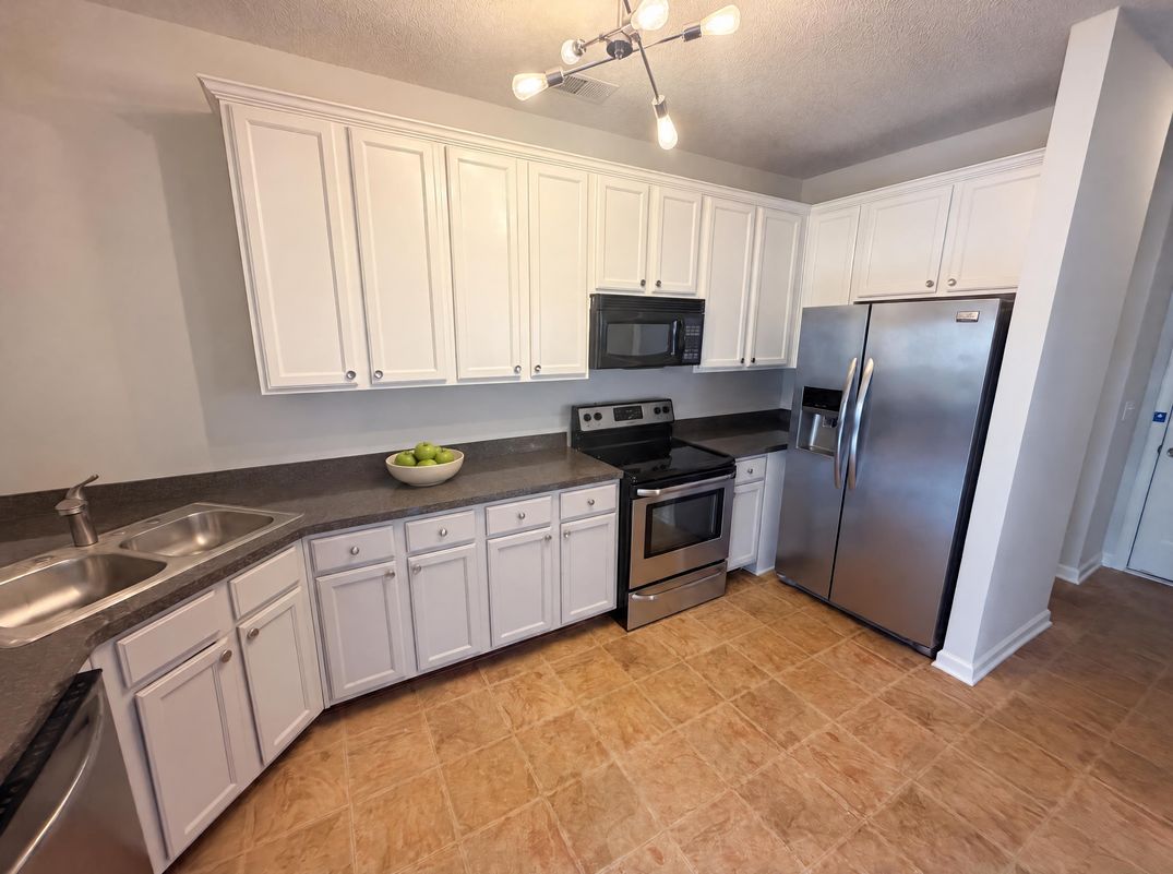 Property photo 2 of 7553 Rutgers Cir