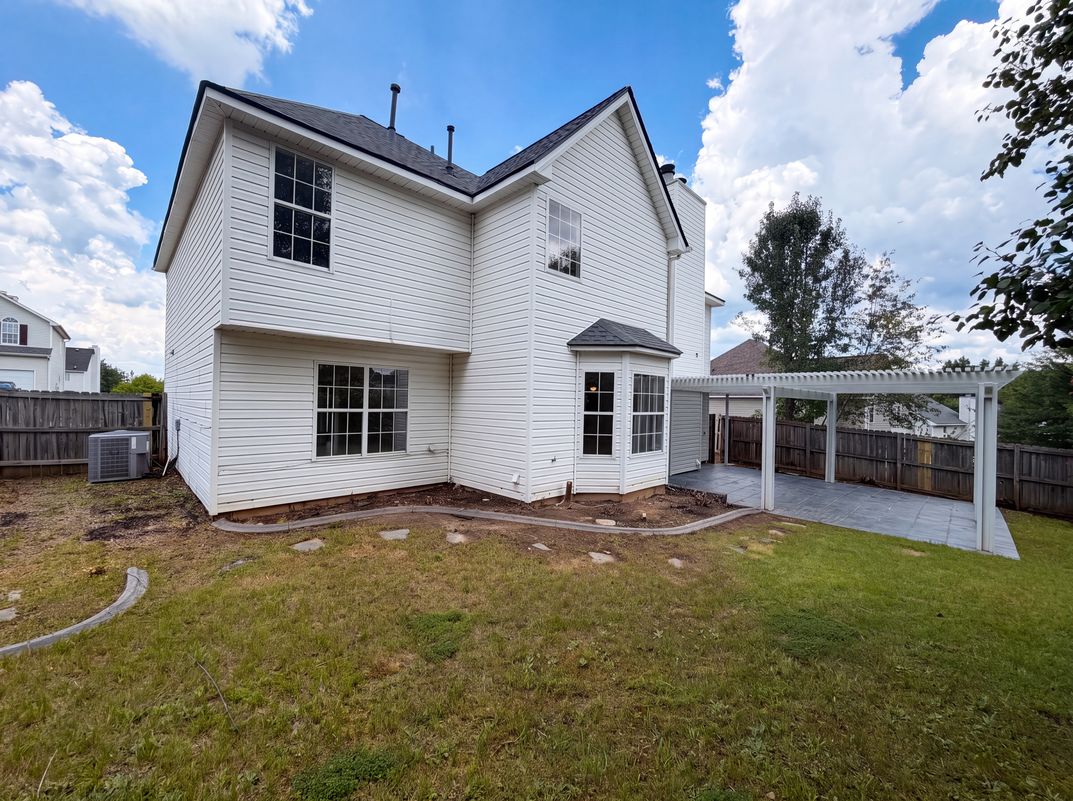 Photo 5 of 23 of 401 Callaway Ln, Conyers, GA