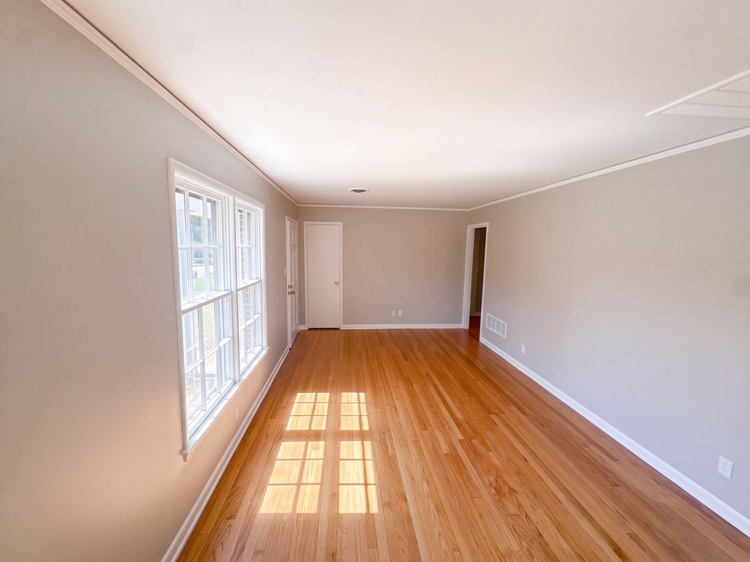 Property photo 3 of 3327 Loch Haven Rd
