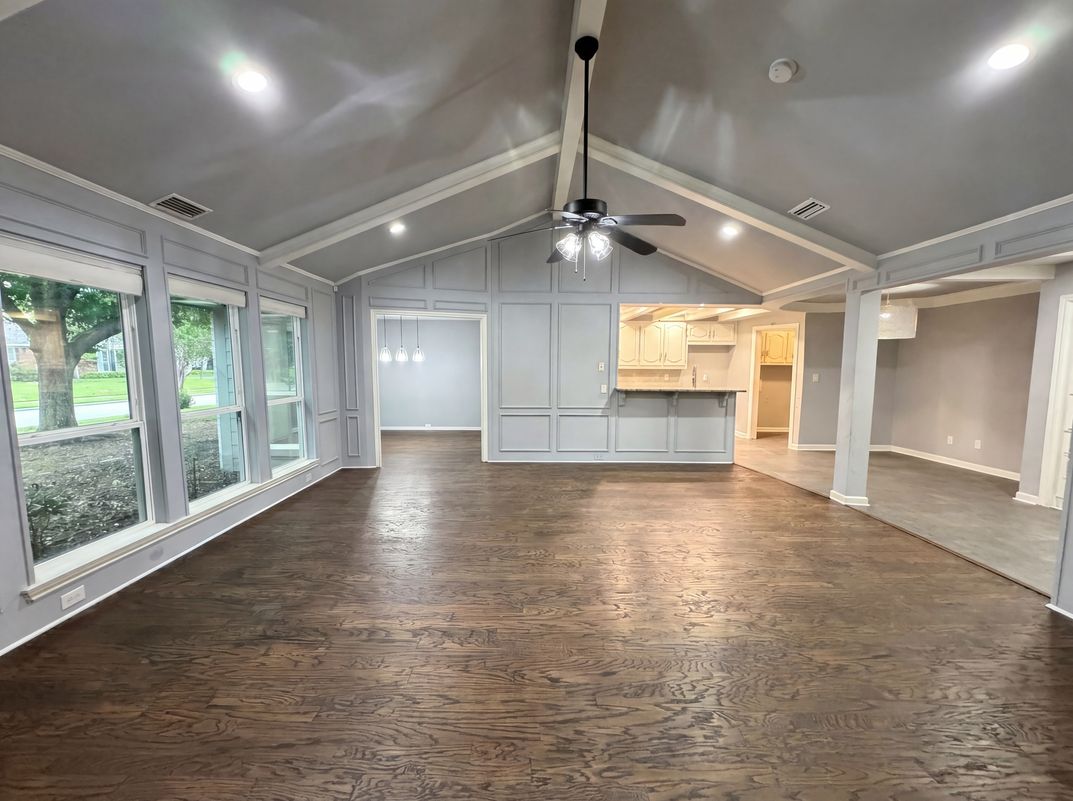 Property photo 3 of 3717 Knob Hill Dr