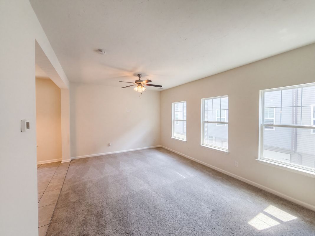 Property photo 3 of 139 Ramsden Ave