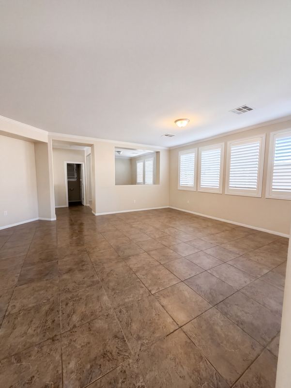 Property photo 3 of 5925 Big Horn View St