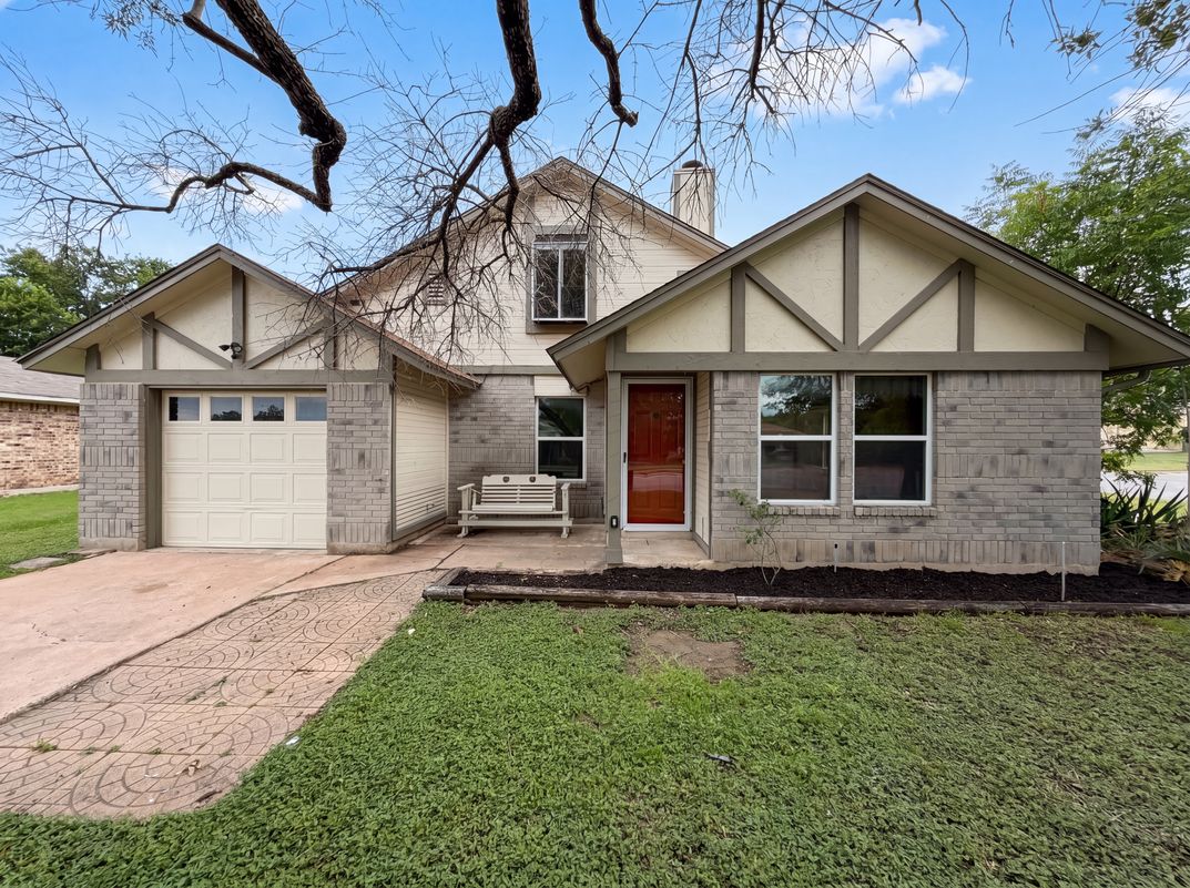 Property photo 1 of 1301 Pitcairn Dr