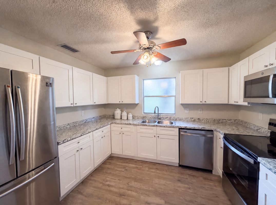 Property photo 2 of 5750 NW 55th Ave