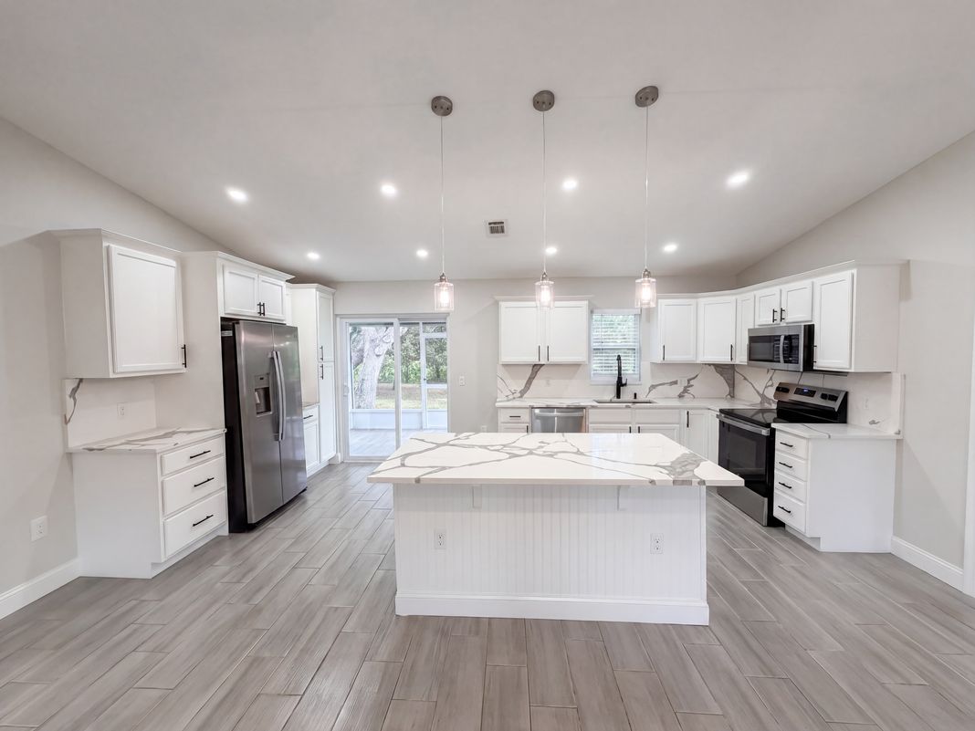 Property photo 2 of 8165 Ridge Rd