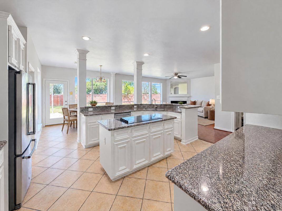 Property photo 2 of 3407 Woodbine Pl