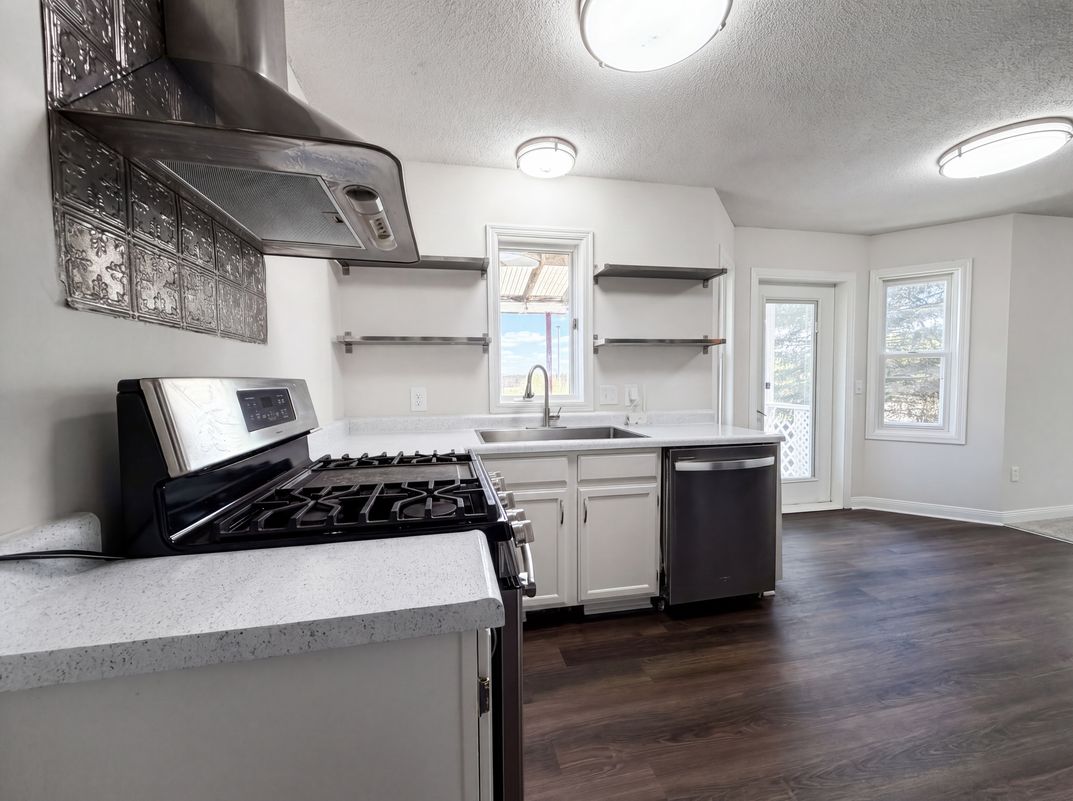 Photo 9 of 25 of 9429 Harkness Ave S, Cottage Grove, MN