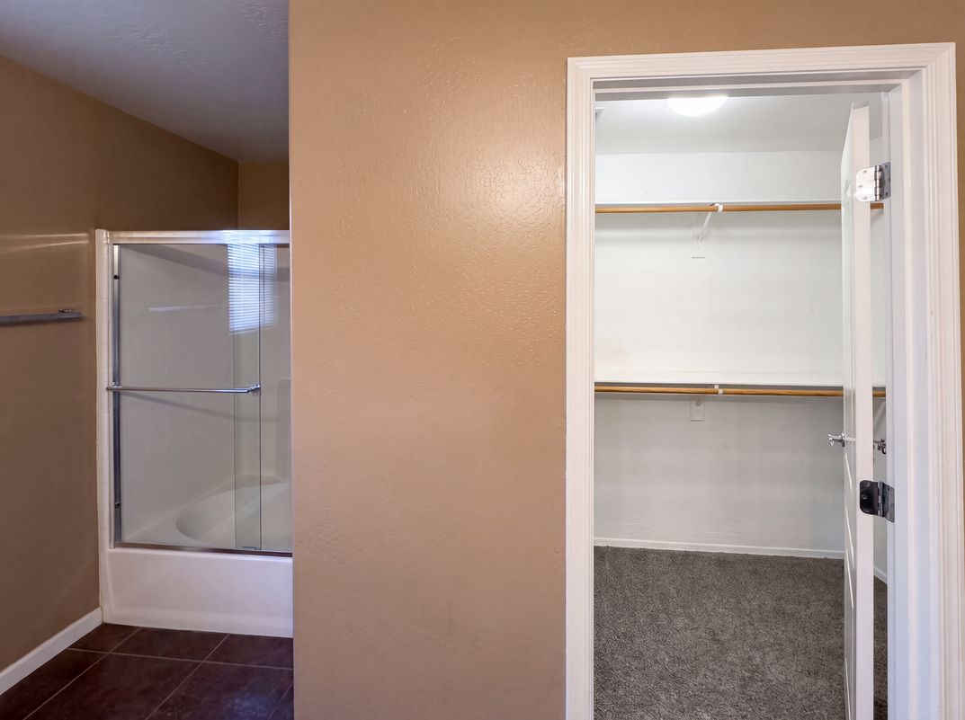 Photo 13 of 24 of 17533 W Mandalay Ln, Surprise, AZ