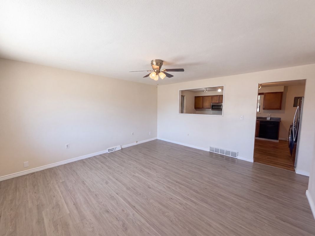 Property photo 3 of 1561 Myrtle St