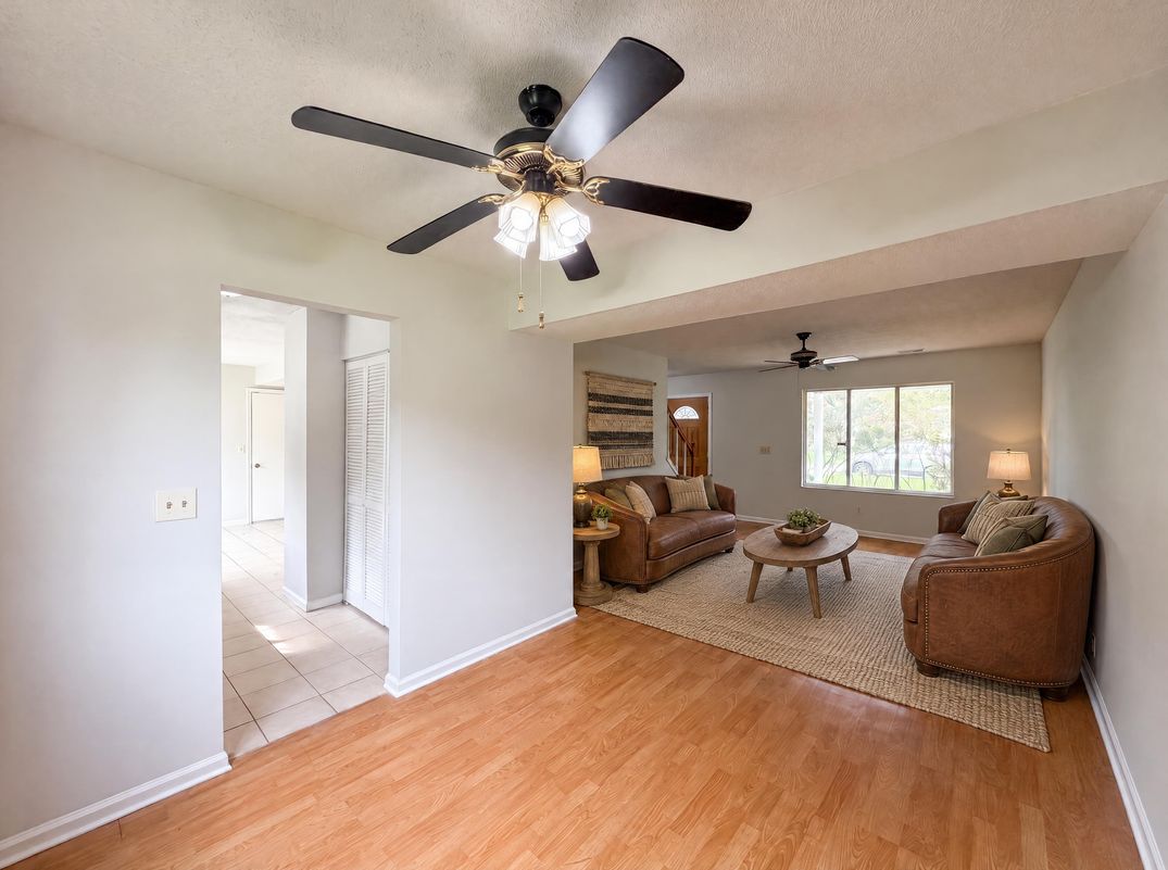 Property photo 3 of 6786 Moss Ct