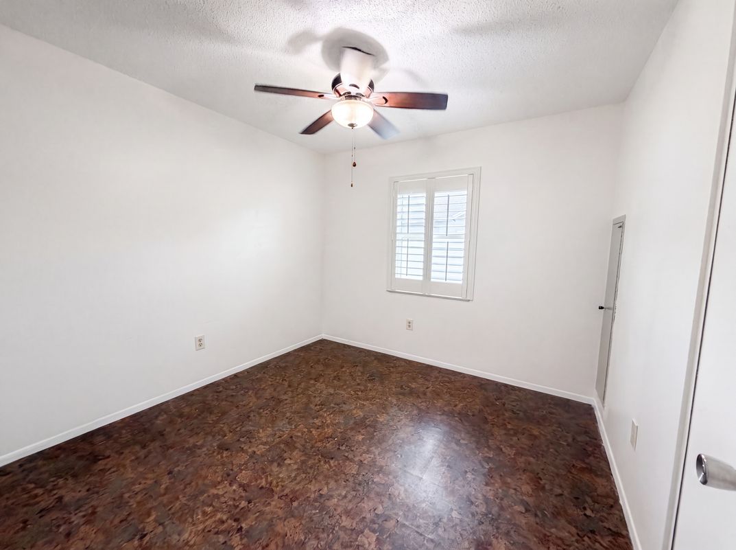 Photo 11 of 17 of 11648 Hidden Hollow Cir, Tampa, FL