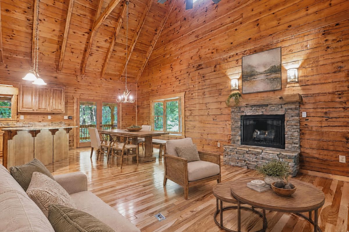 Property photo 3 of 702 Ranch Mountain Dr