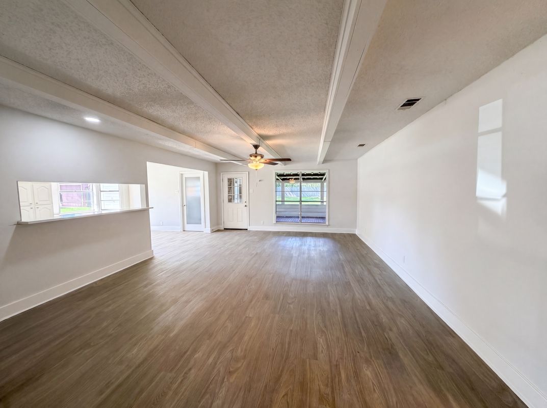 Property photo 3 of 5917 Raza Rd
