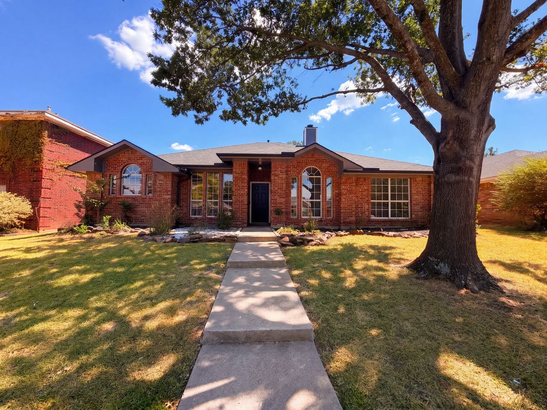 Property photo 1 of 2522 Palisades Pl