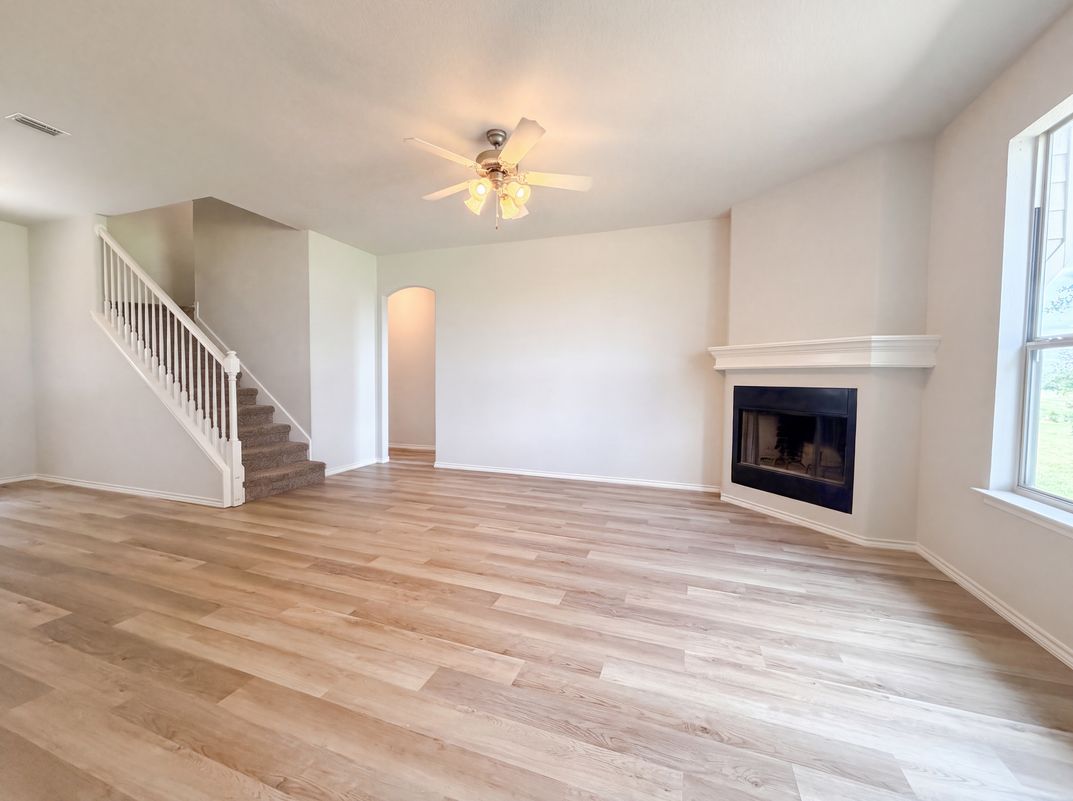 Property photo 3 of 3765 Columbia Dr