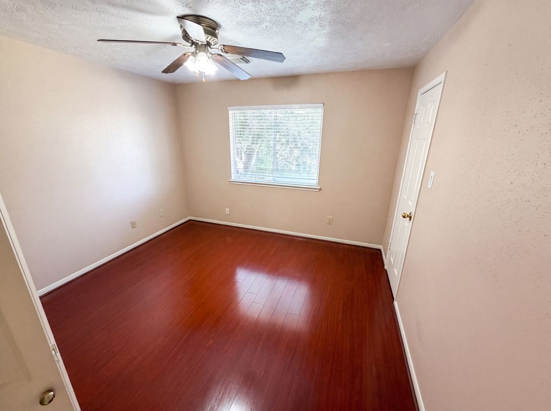 Photo 18 of 28 of 4215 River Ranch Dr, Pasadena, TX