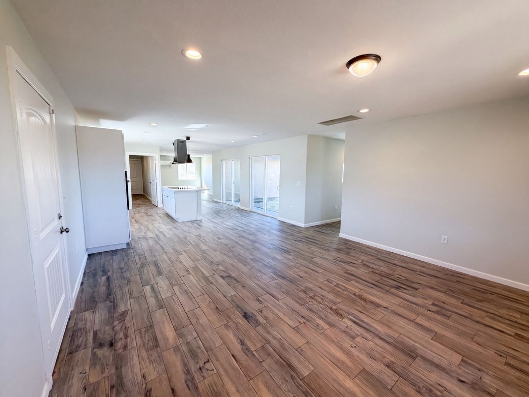 Property photo 3 of 14100 Nightshade Rd