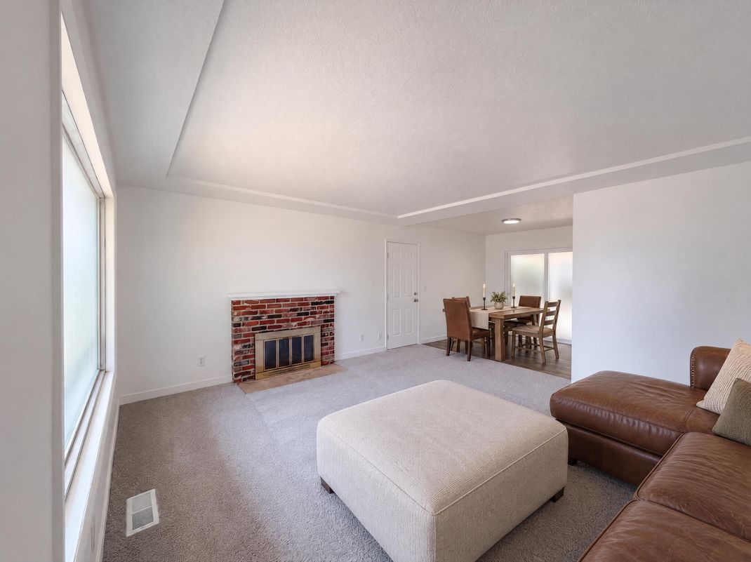 Property photo 3 of 465 SW 139th Ave