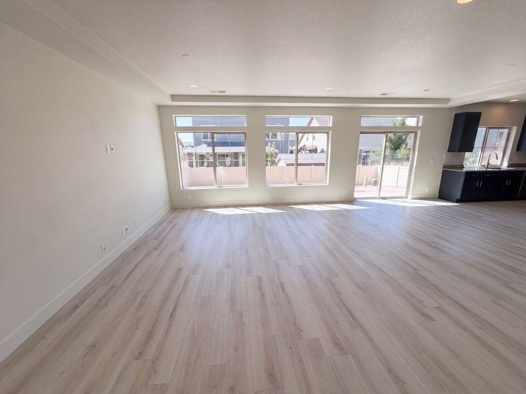Property photo 3 of 19036 Randolph Pl