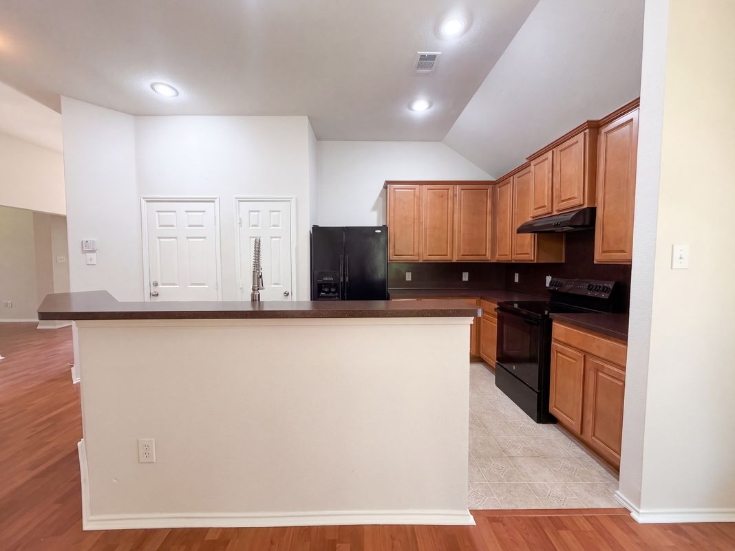 Property photo 2 of 605 Crystal Falls Dr