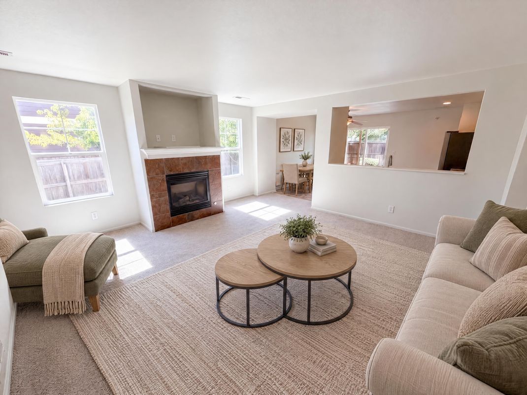 Property photo 3 of 886 Sagebrush Dr