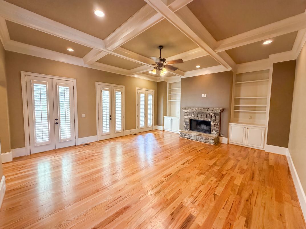 Property photo 3 of 3250 Camellia Ln