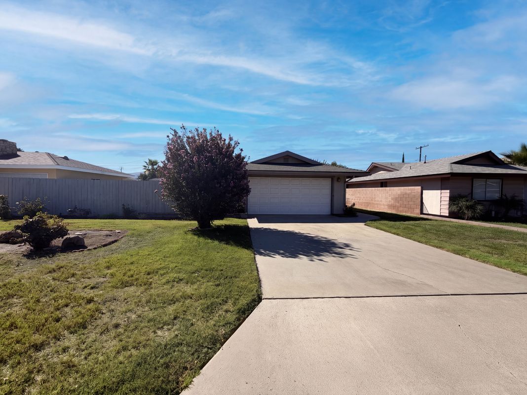 Property photo 1 of 41219 Tava Ln