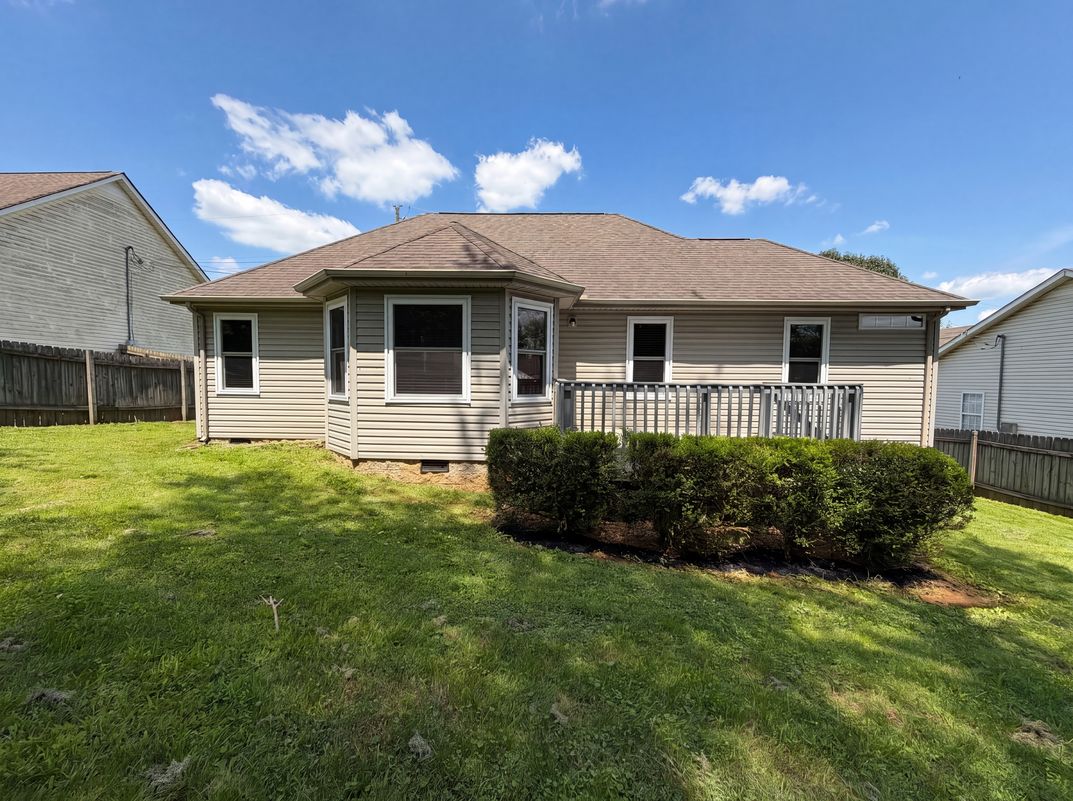 Photo 5 of 18 of 832 Stone Hedge Ct, Old Hickory, TN