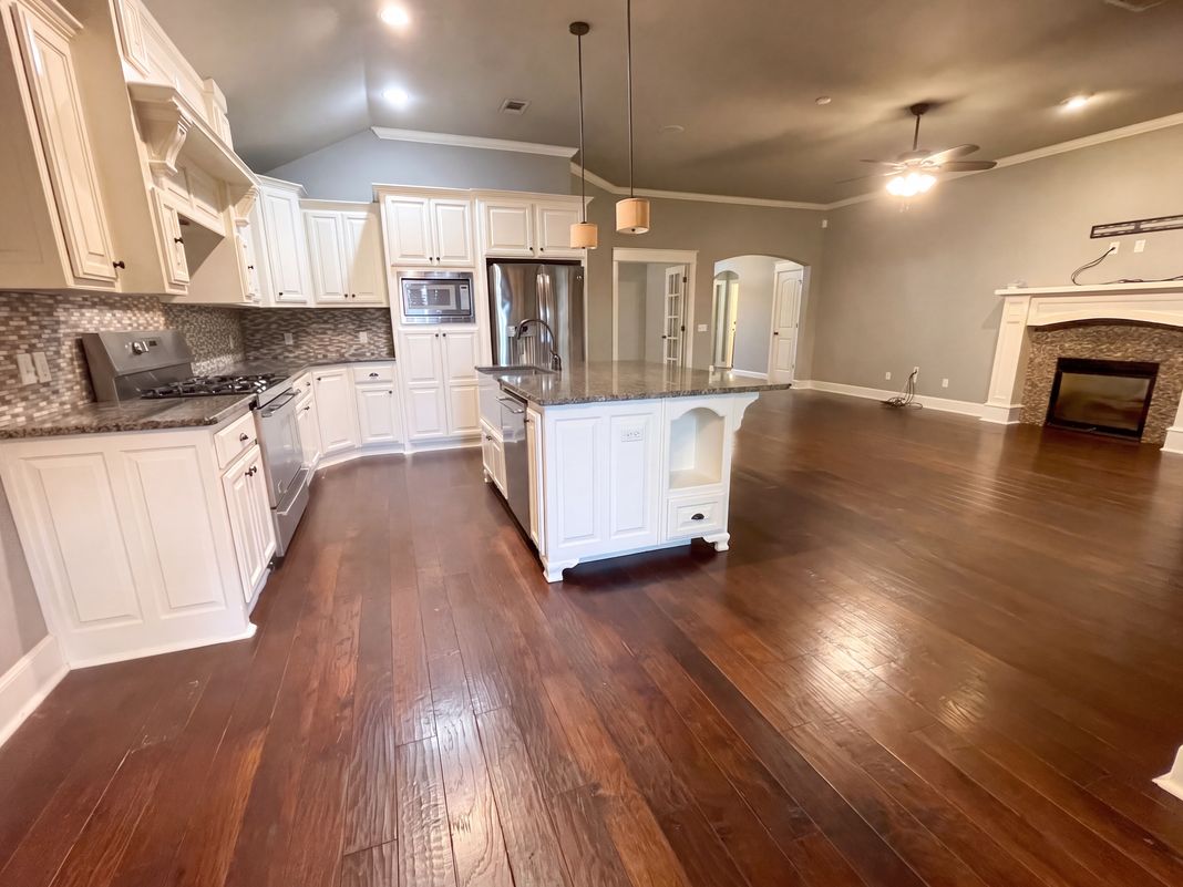 Property photo 2 of 704 SW 149th Pl