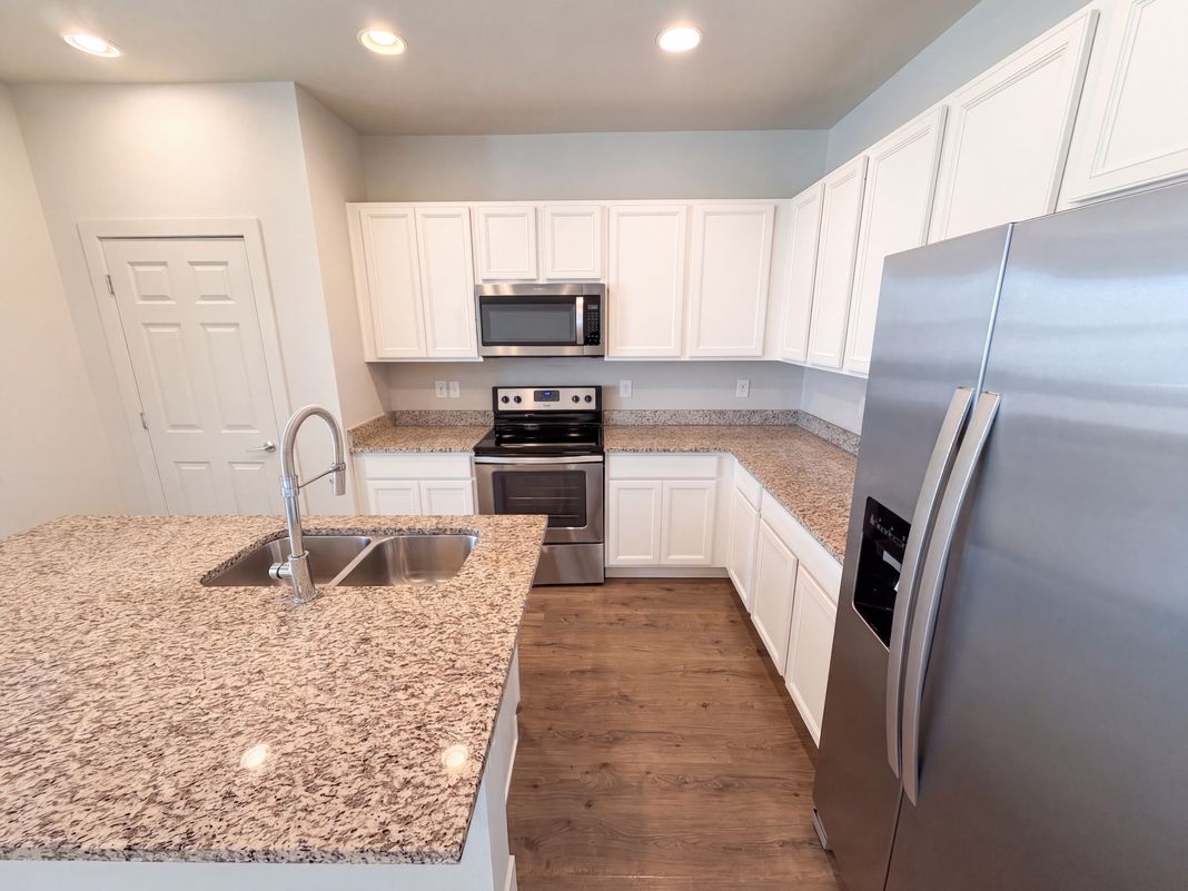 Property photo 2 of 16271 Bolling Dr