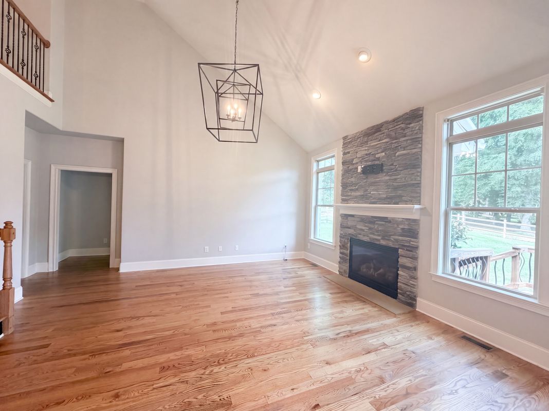 Property photo 3 of 131 Lakeshore Hills Dr
