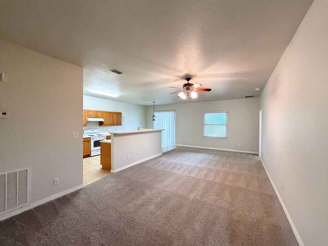 Property photo 3 of 419 Hammerstone Ave