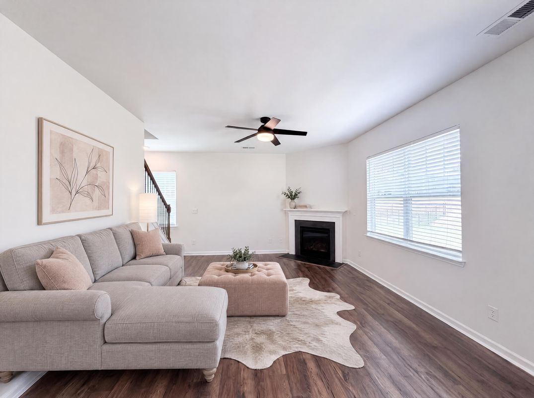 Property photo 3 of 115 Spring Hall Dr