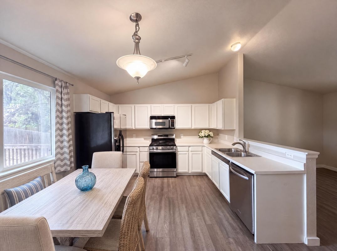 Property photo 2 of 403 Tynan Dr