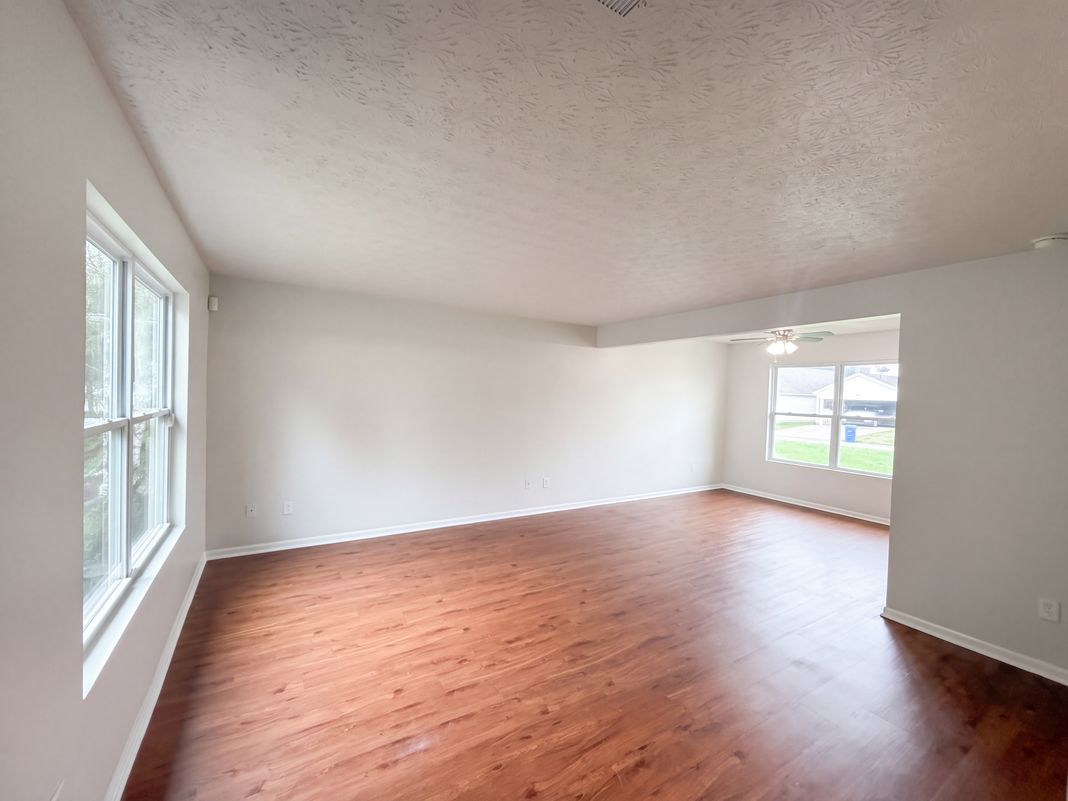 Property photo 3 of 3841 Bay Village St