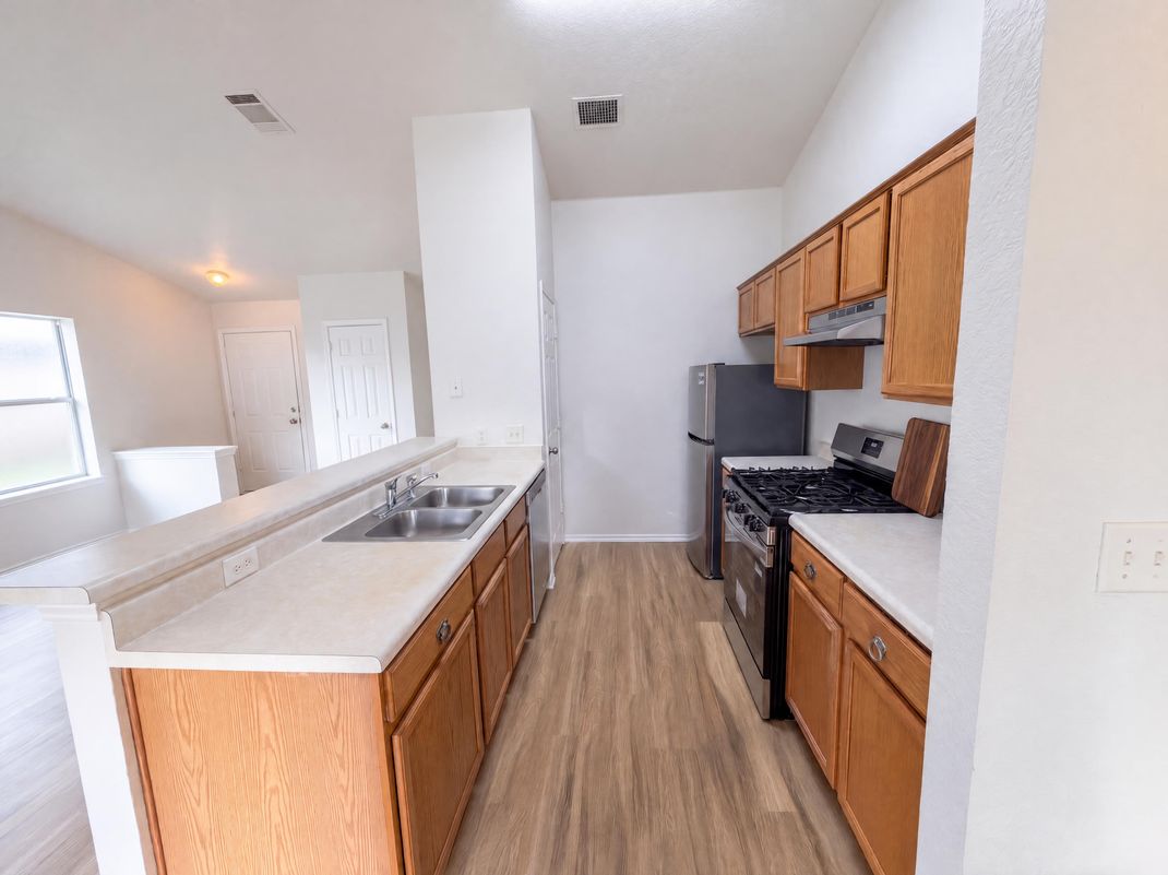 Property photo 2 of 172 Prairie Springs Loop