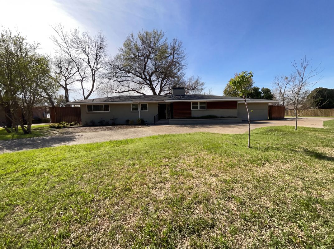 Property photo 1 of 4106 Walnut Hill Ln